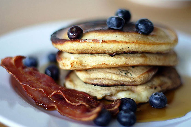 amerikaans ontbijt met pancakes
